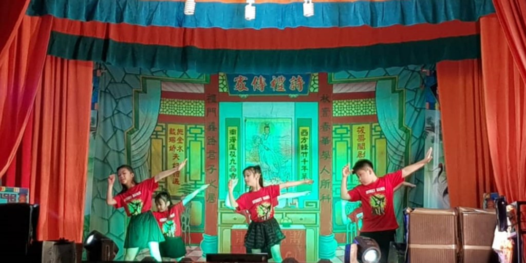 励志华小在增江九王爷表演演出！