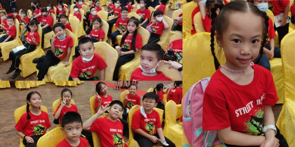 学生们表演成功