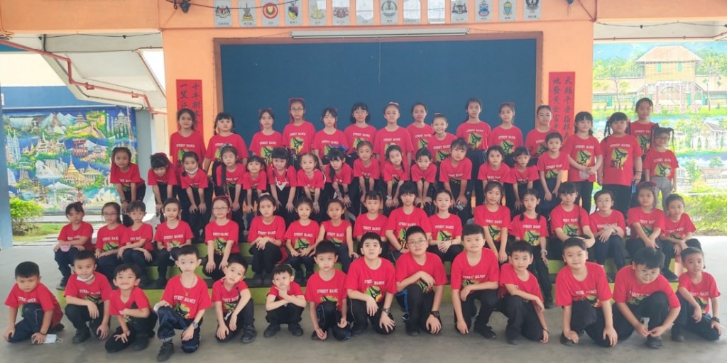 表演过后来一张大合照