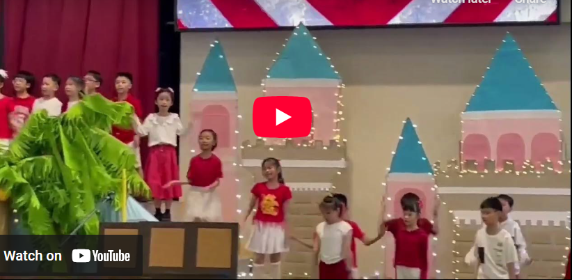 学生们在迪士尼音乐会表演成功！几个月的练习终于表演了！