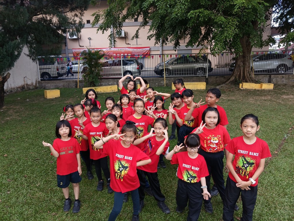 学生们运动会表演成功！