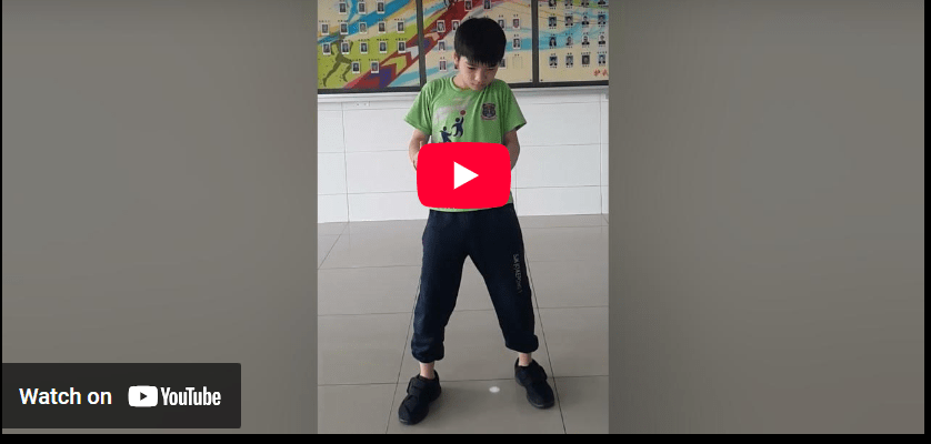 学生来一段Robot 舞蹈！